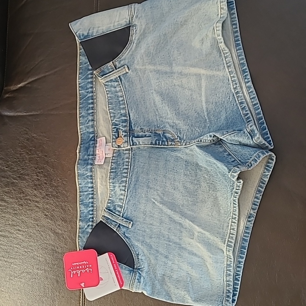 Isabel Maternity jean shorts size 16 4" inseam NWT